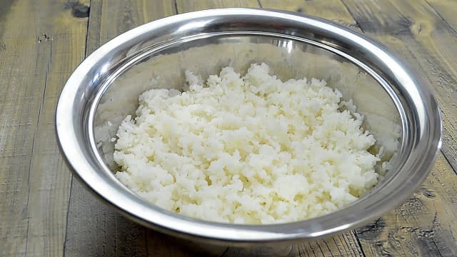 Jak zrobić ryż do sushi – łatwy przepis na idealny ryż w domu Jak zrobić ryż do sushi – łatwy przepis na idealny ryż w domu